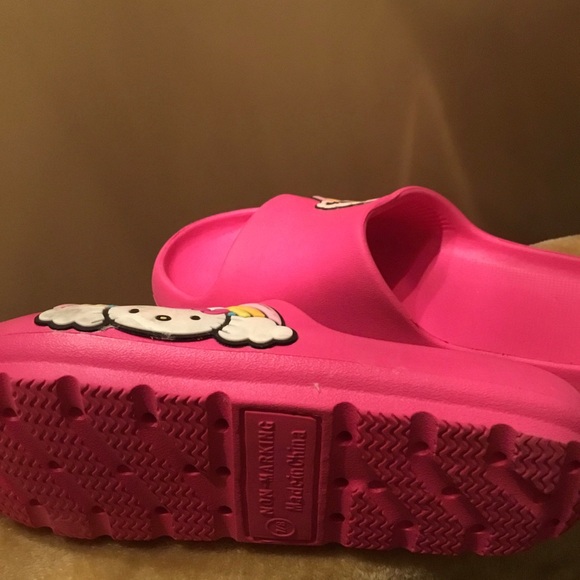 🩷🖤🌸 Hello Kitty Slides 🖤🩷🌸 Rainbow Design / Kitty Hot Pink / Gently Loved - Picture 8 of 10